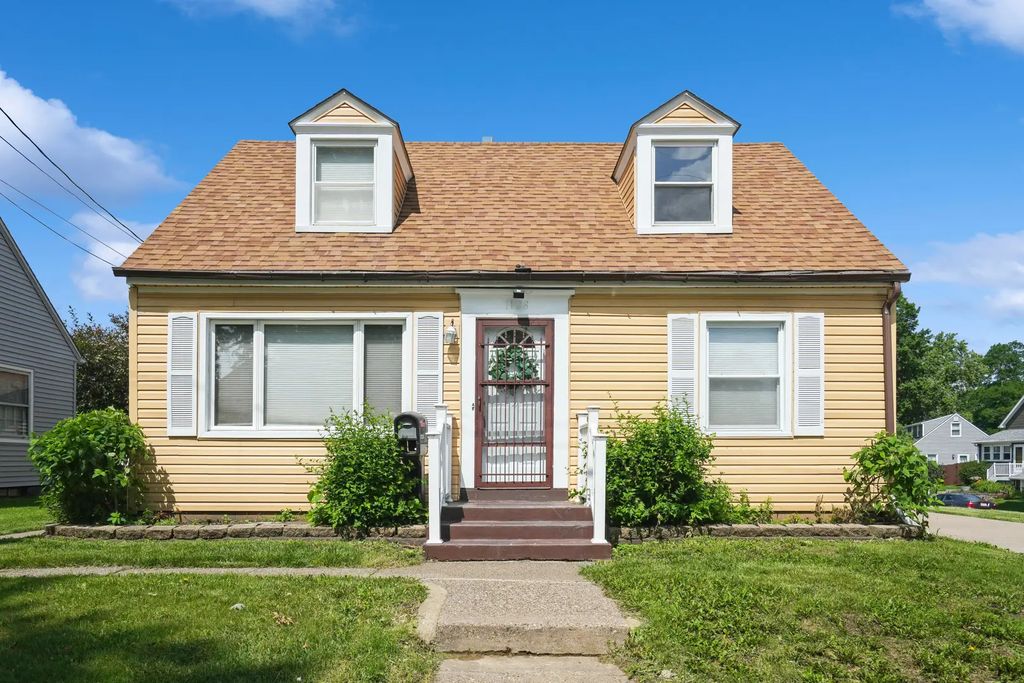 1128 28th Street, Bettendorf