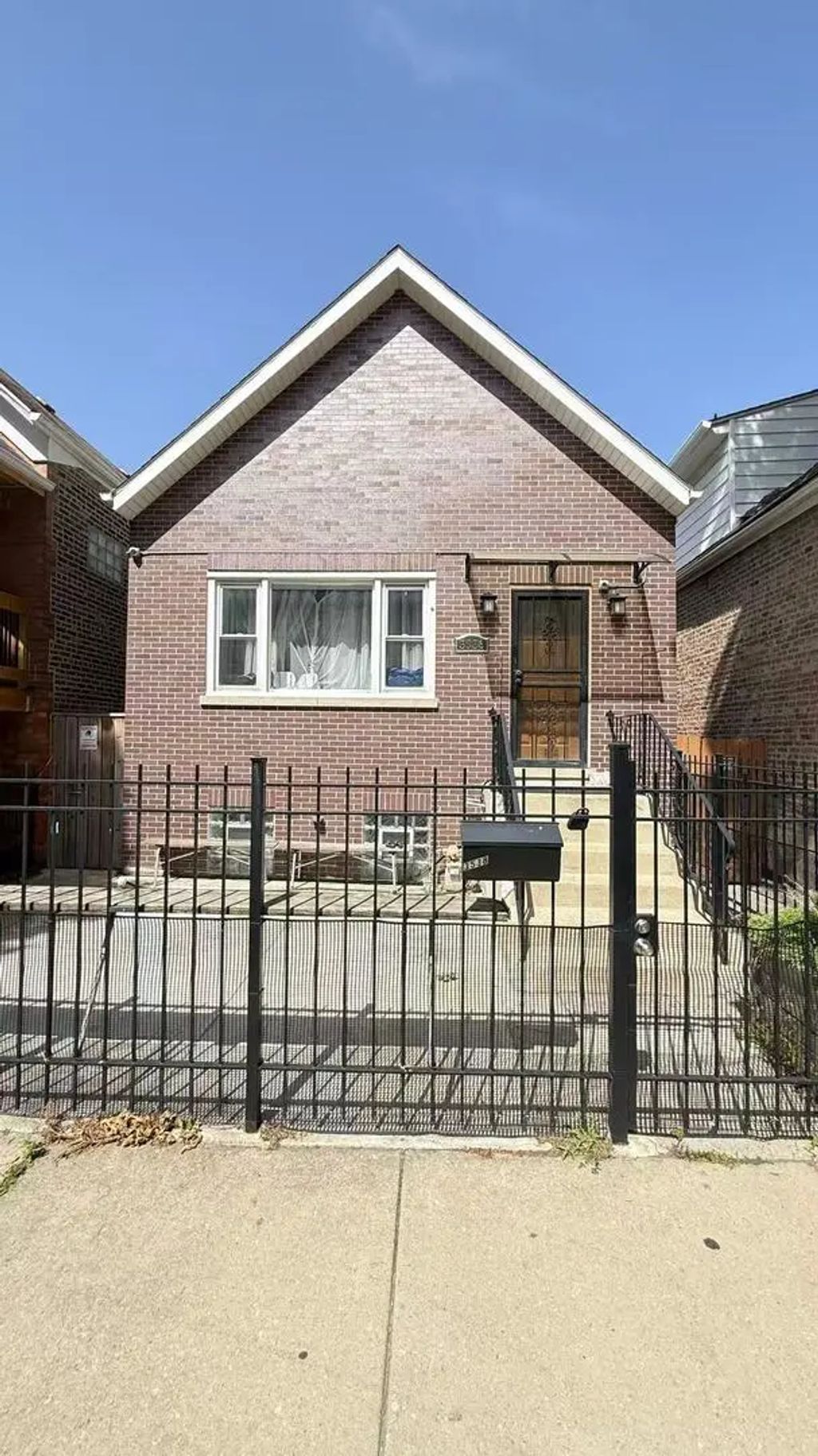 3538 S Honore Street, Chicago