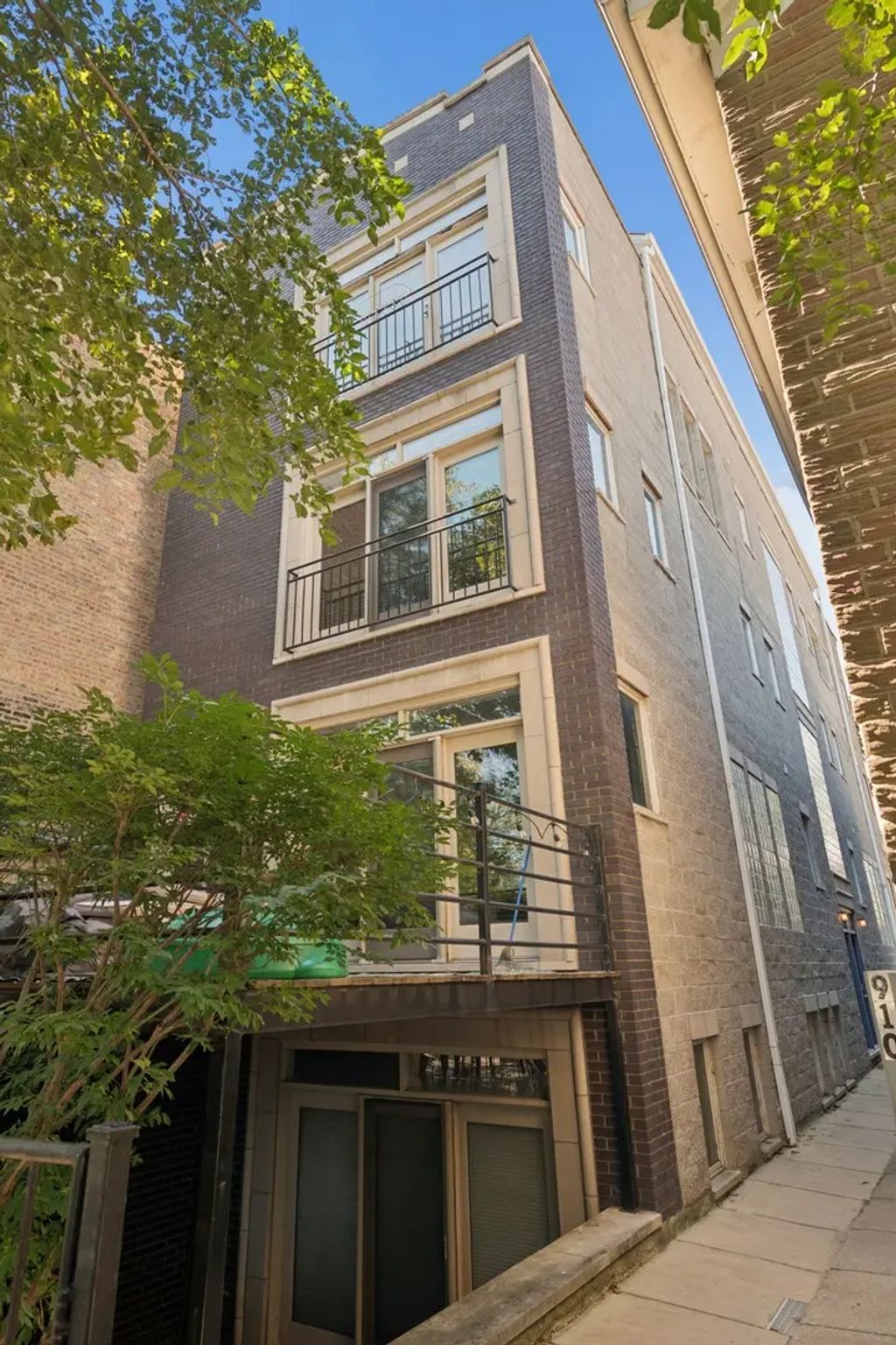 908 N Paulina Street 3, Chicago