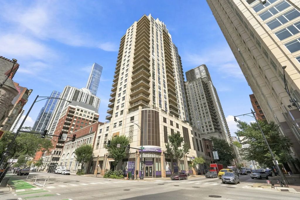 635 N Dearborn Street 902, Chicago, 60654