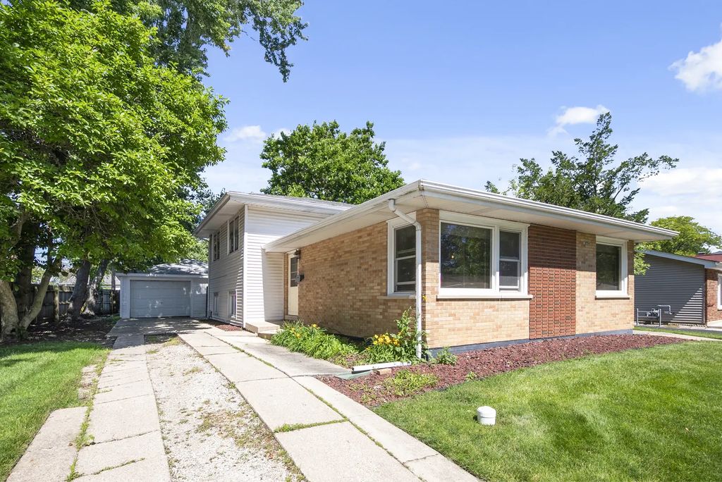 16754 Oconto Avenue, Tinley Park