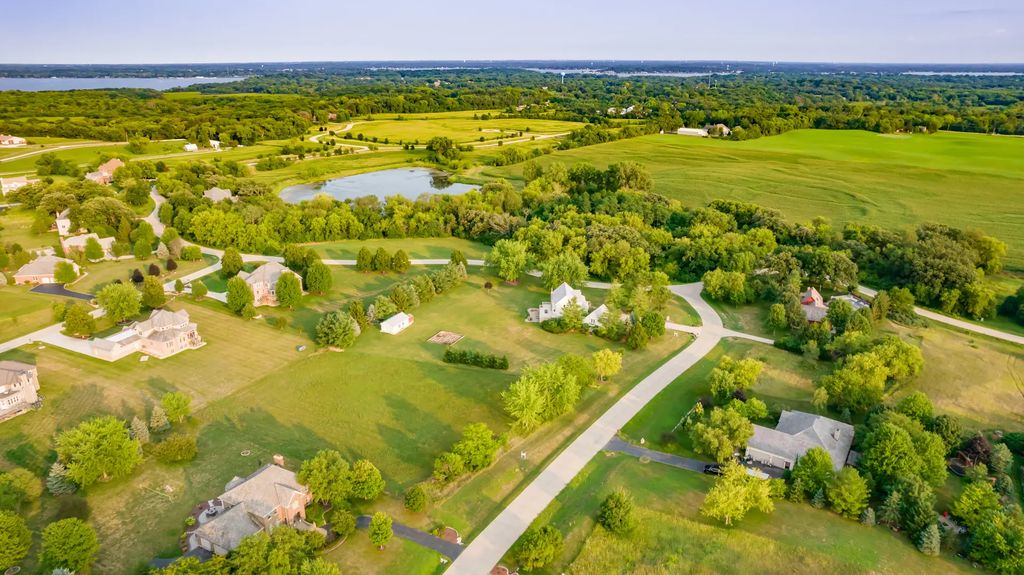 8300 Appaloosa Lane, Spring Grove