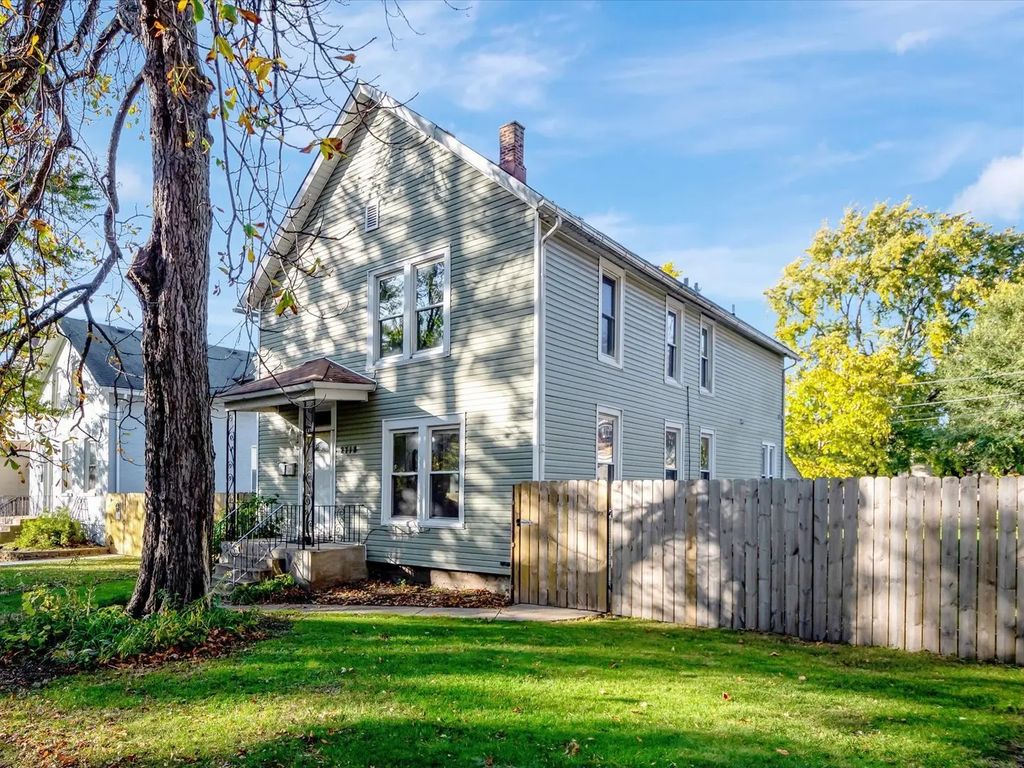 2718 Union Street, Blue Island