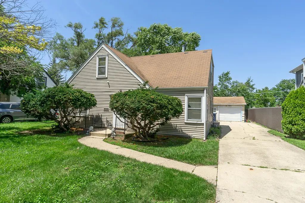 124 Westward Ho Drive, Northlake