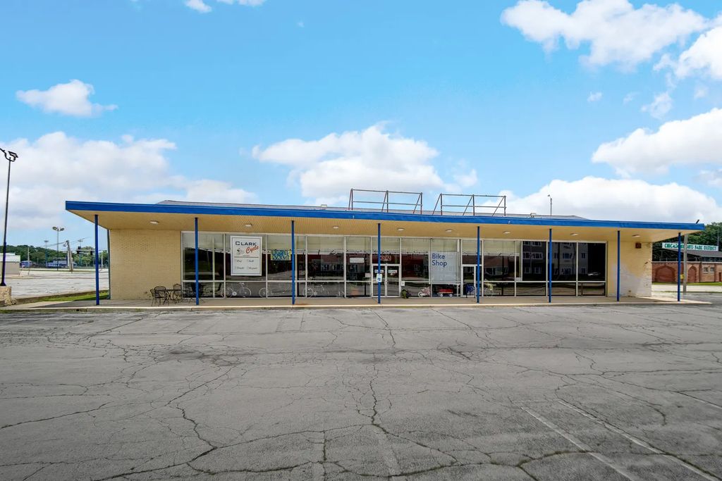 1025 Dixie Highway, Chicago Heights