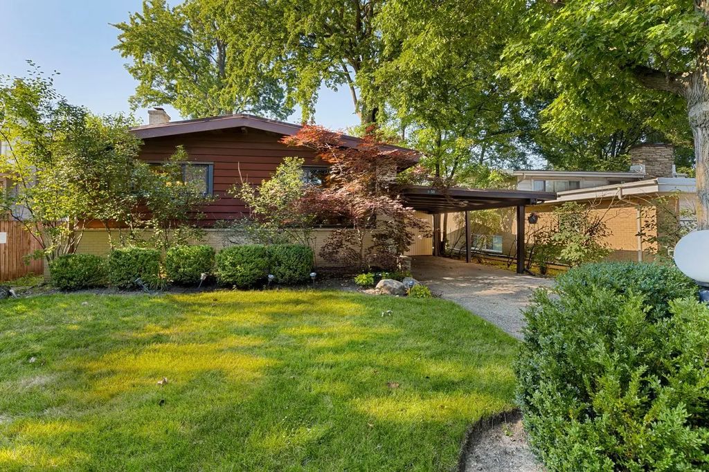 3850 Enfield Avenue, Skokie