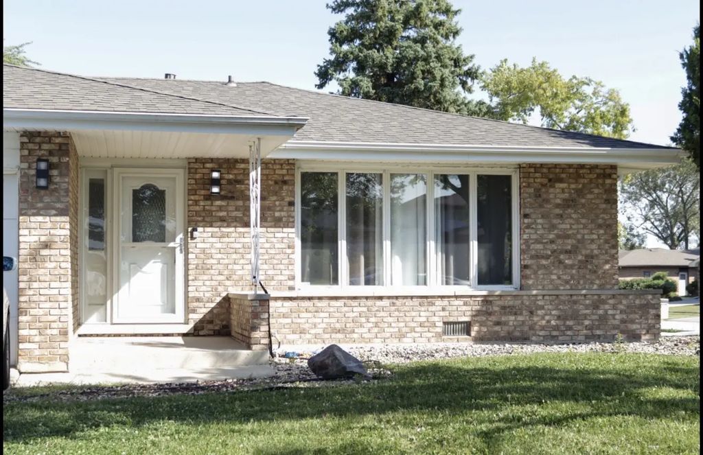 4100 176th Place, Country Club Hills
