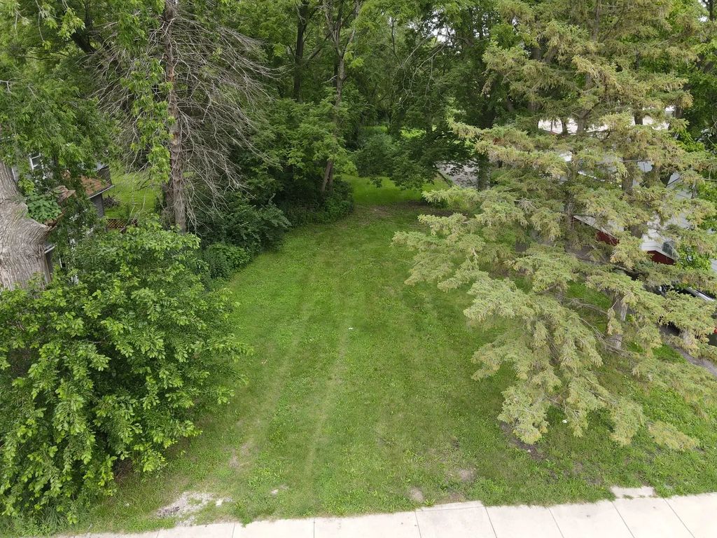 305 S Illinois Street, Streator