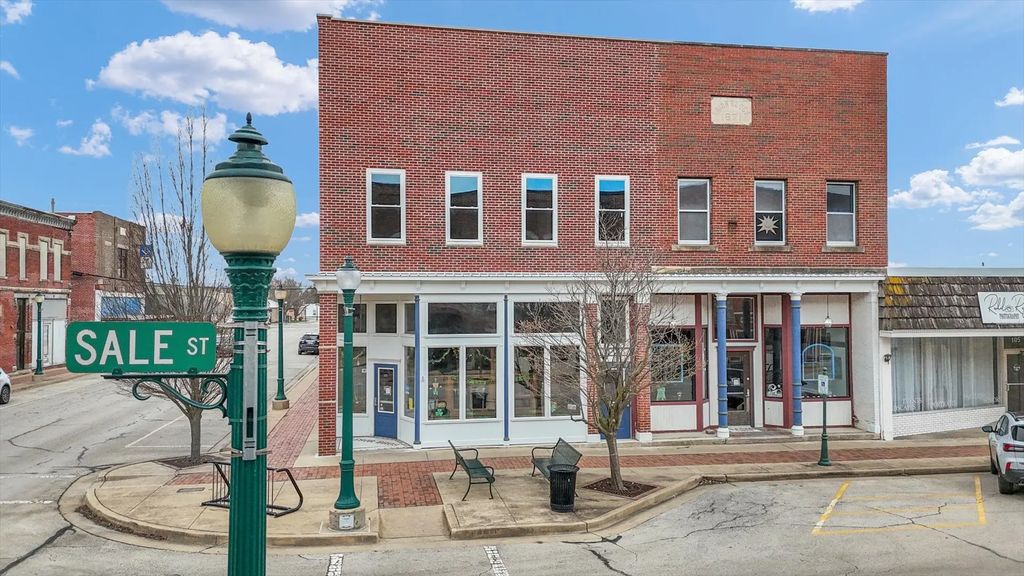 101-105 W Sale Street, Tuscola