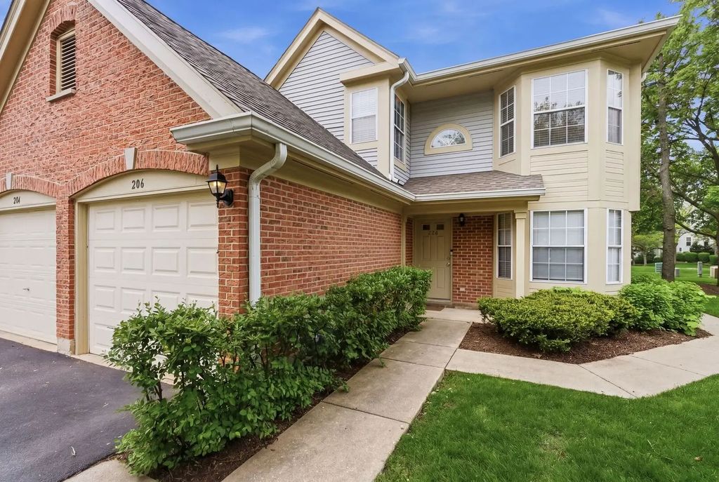 206 Glasgow Lane B206, Schaumburg