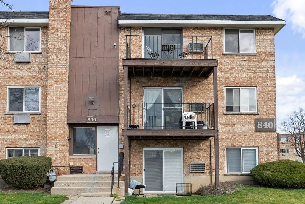 840 College Boulevard, Addison