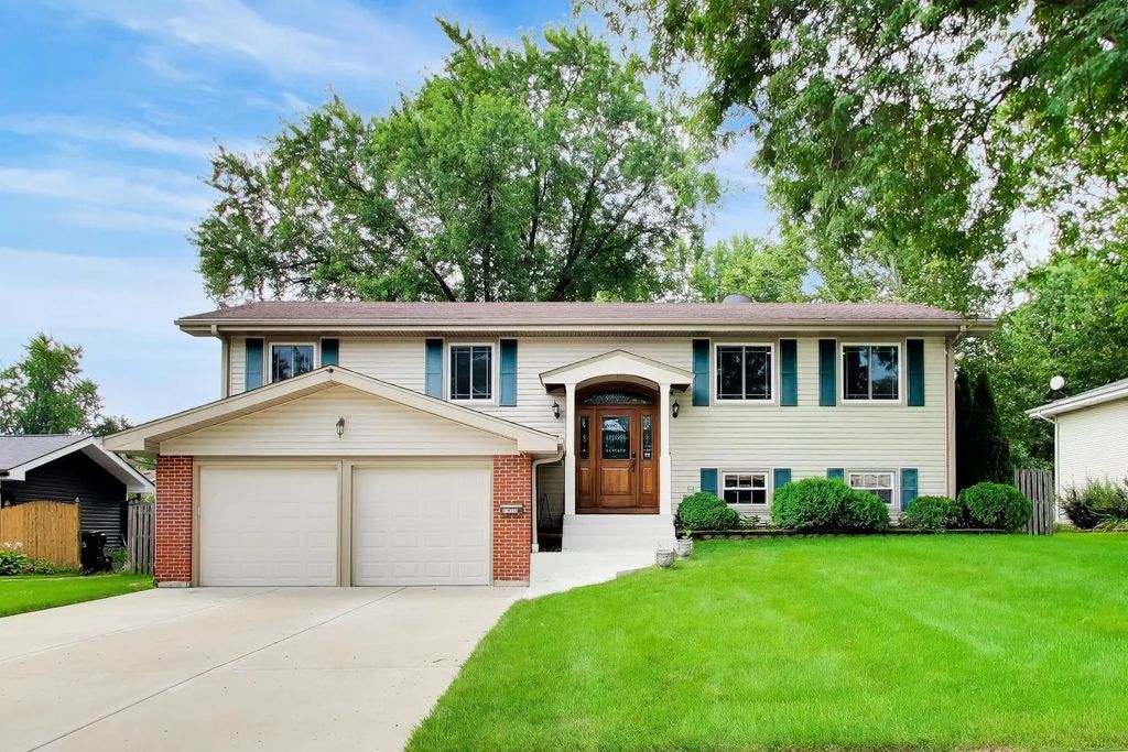 21w579 Kensington Road, Glen Ellyn