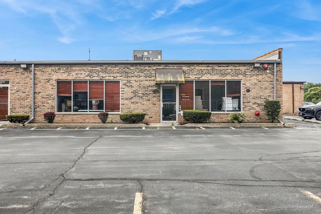 17720 Oak Park Avenue, Tinley Park
