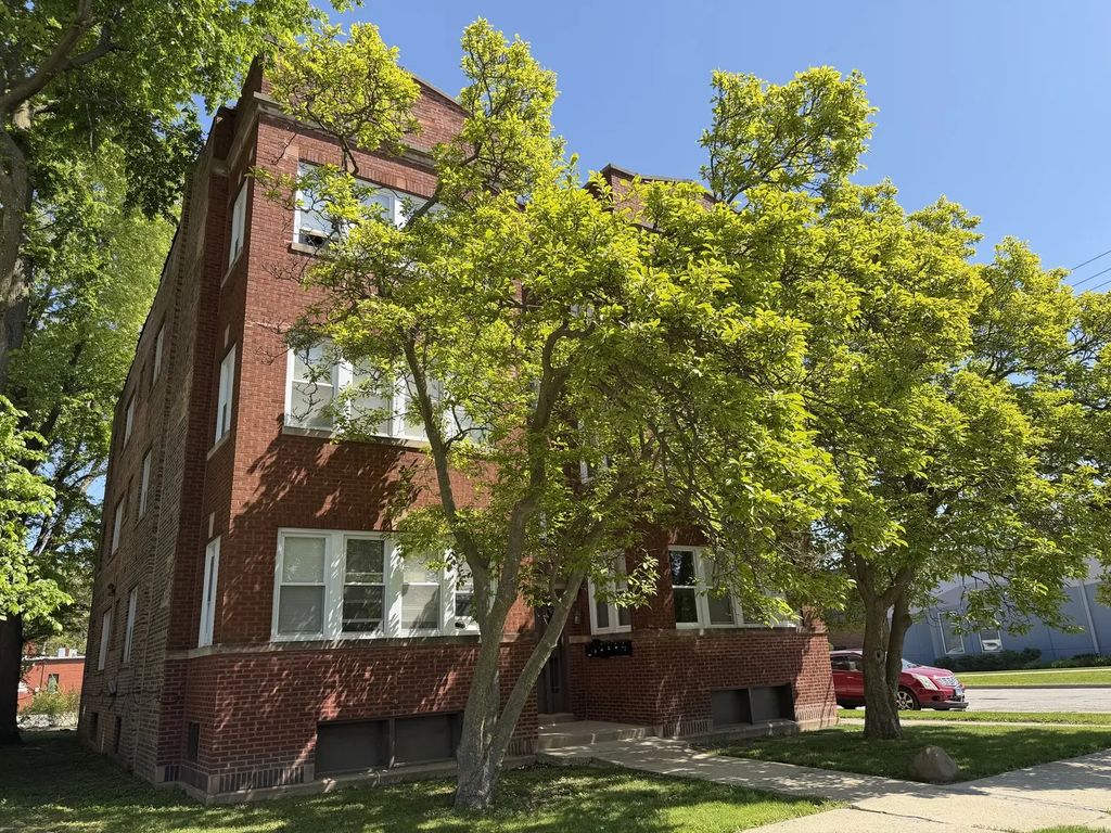 37 W 14th Place, Chicago Heights