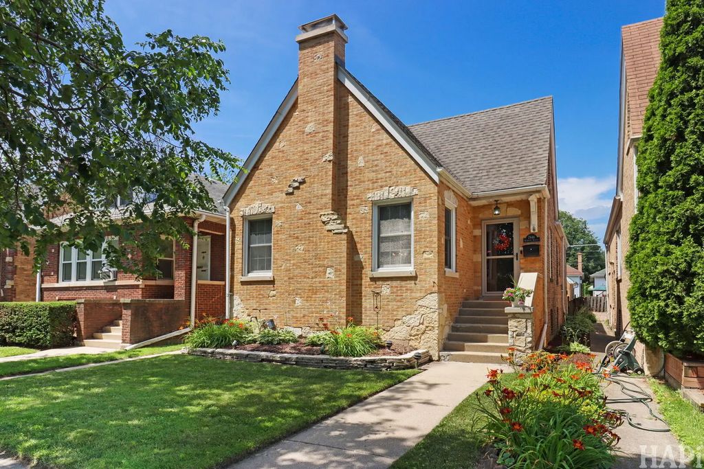 7846 Kenneth Avenue, Skokie