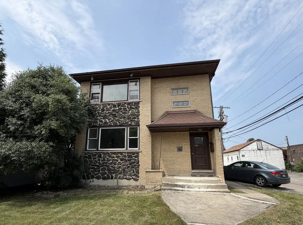 3940 Center Avenue, Lyons