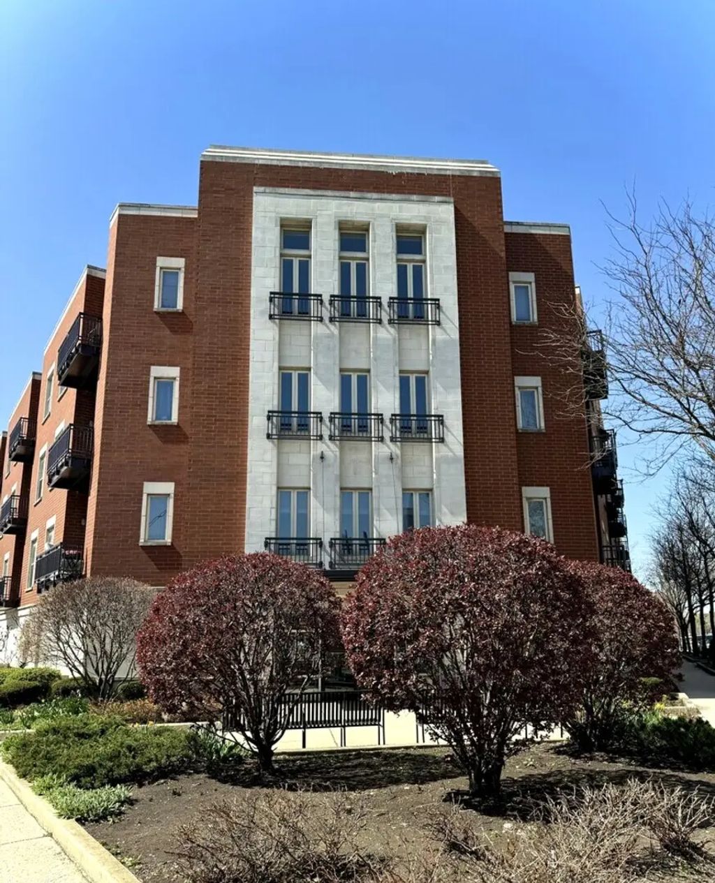 1075 W Roosevelt Road 305, Chicago, 60608