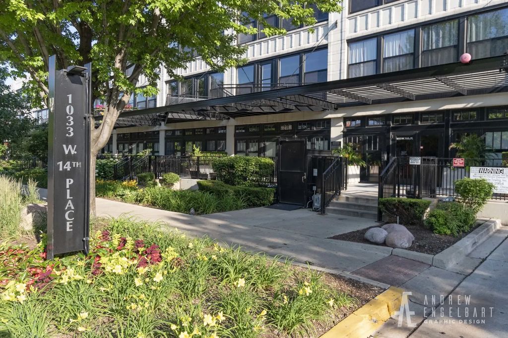 1033 W 14th Place 318, Chicago, 60608