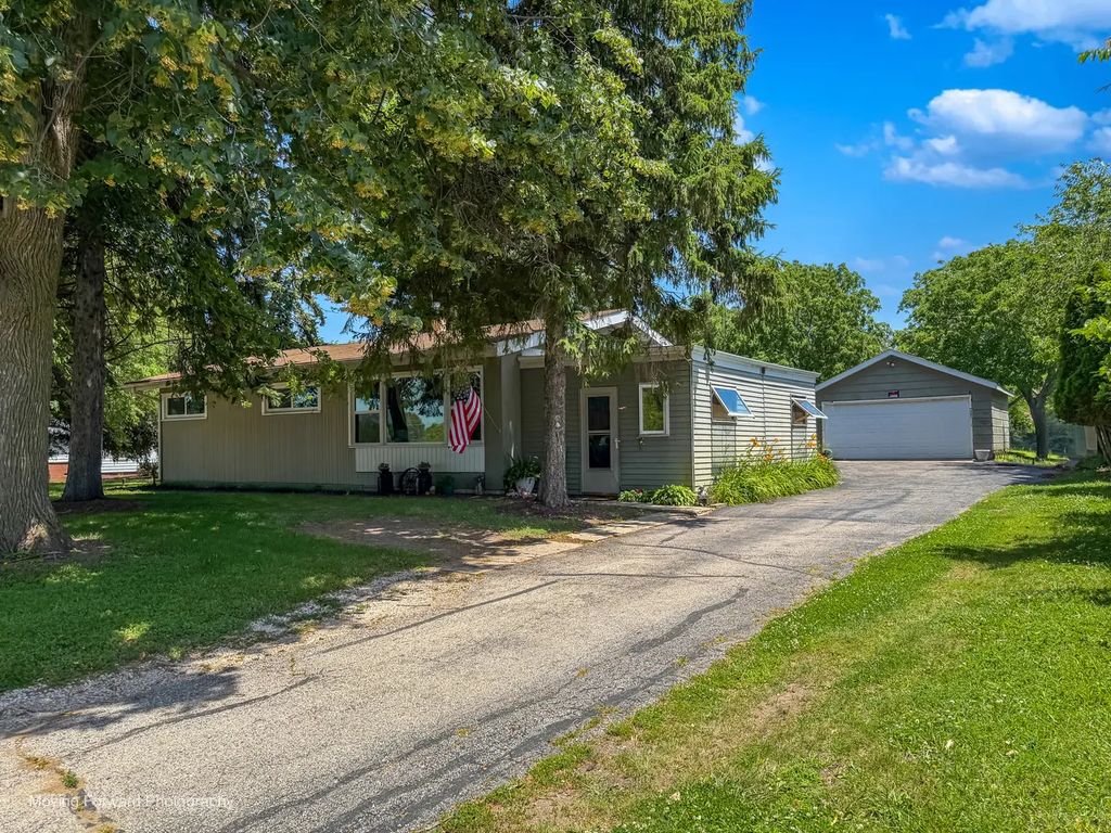 7s201 N Eola Road, Aurora
