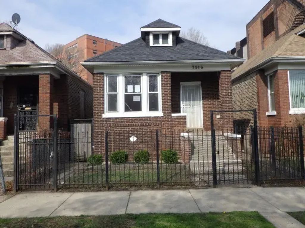 7916 S East End Avenue, Chicago
