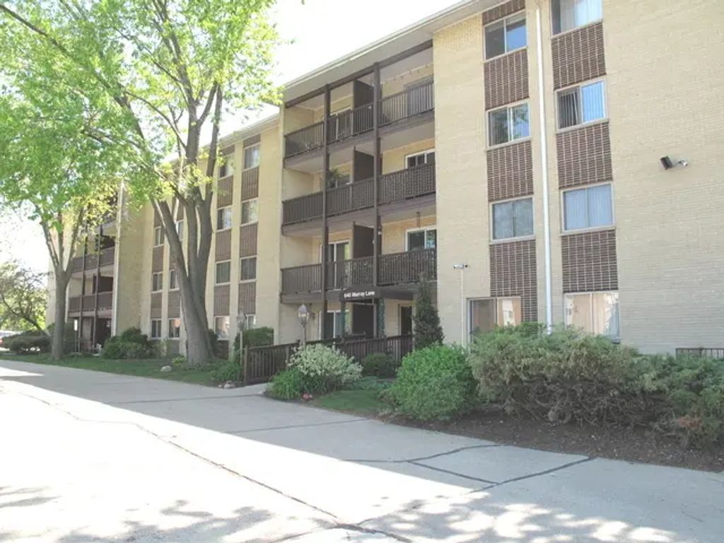 640 Murray Lane 206, Des Plaines