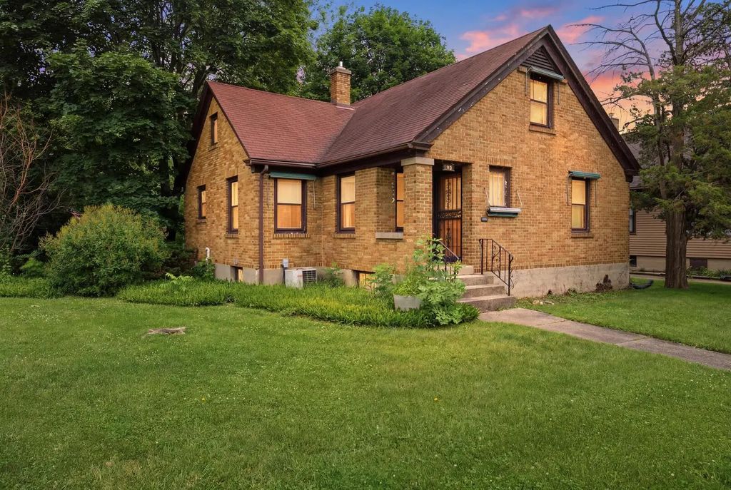 45 N Aldine Street, Elgin