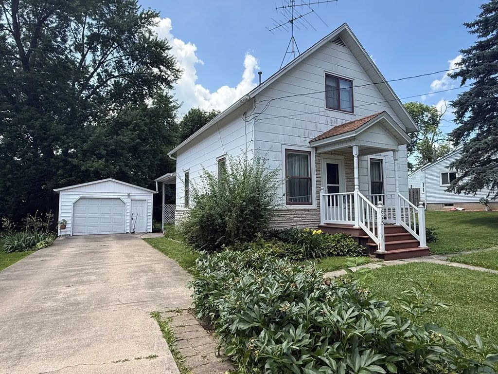 623 Sterling Avenue, Dixon