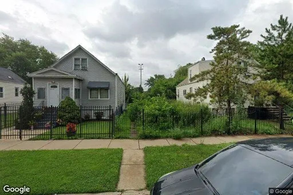 2139 W 52nd Place, Chicago
