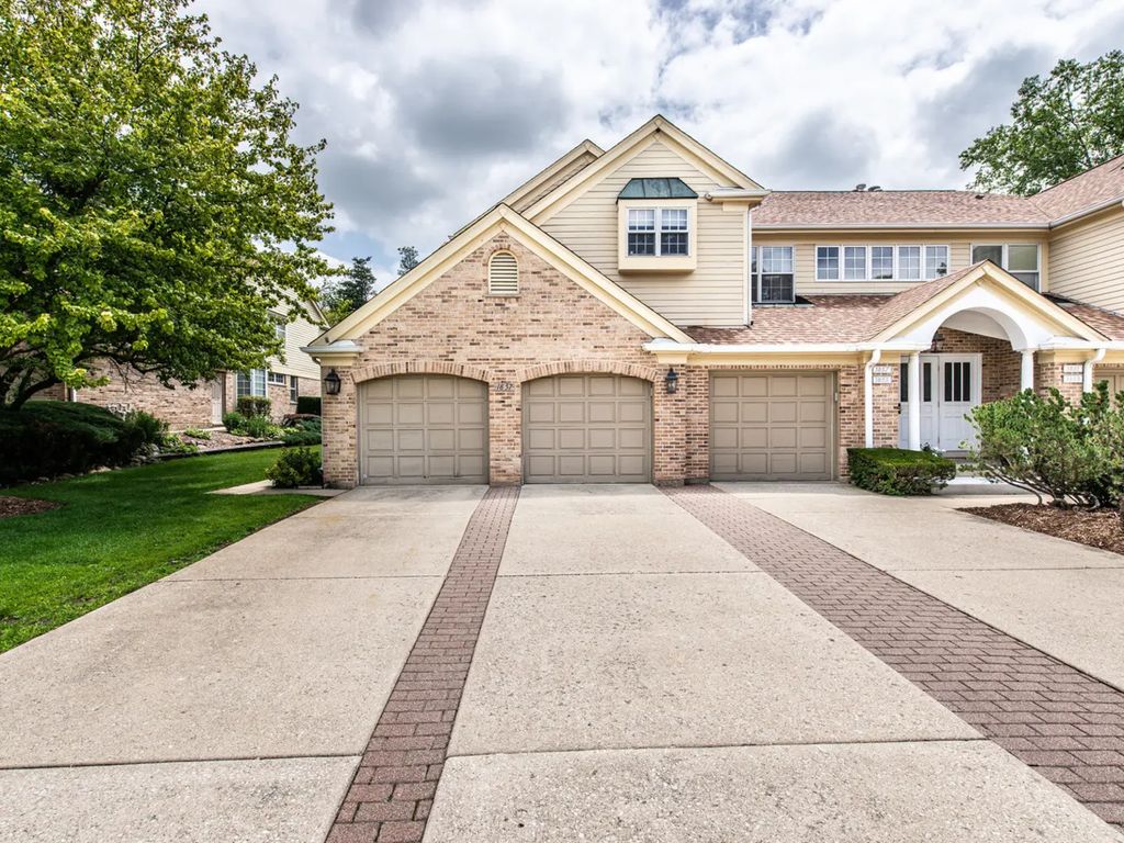 1857 W Ashbury Lane 3-6, Inverness
