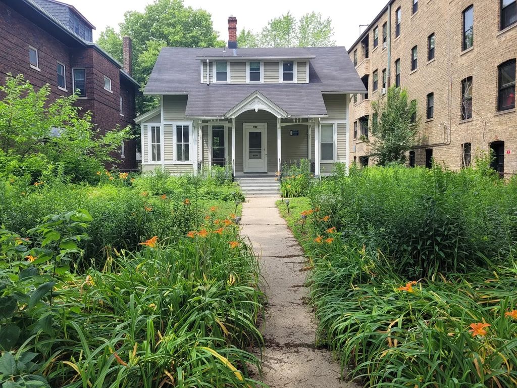 822 Michigan Avenue, Evanston