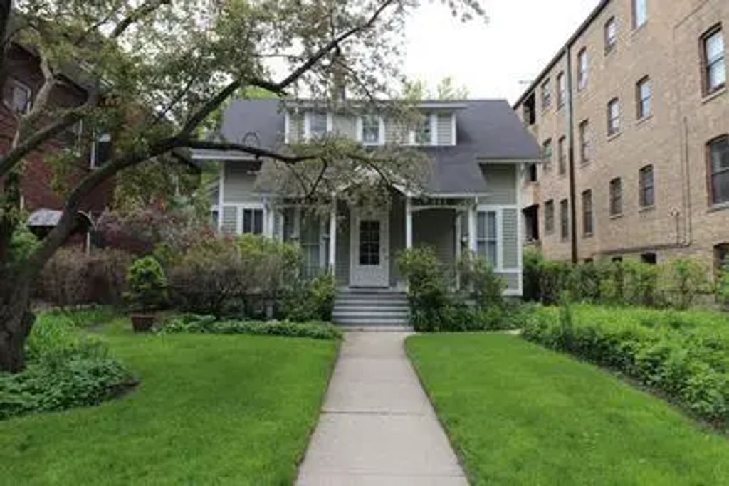 822 Michigan Avenue, Evanston