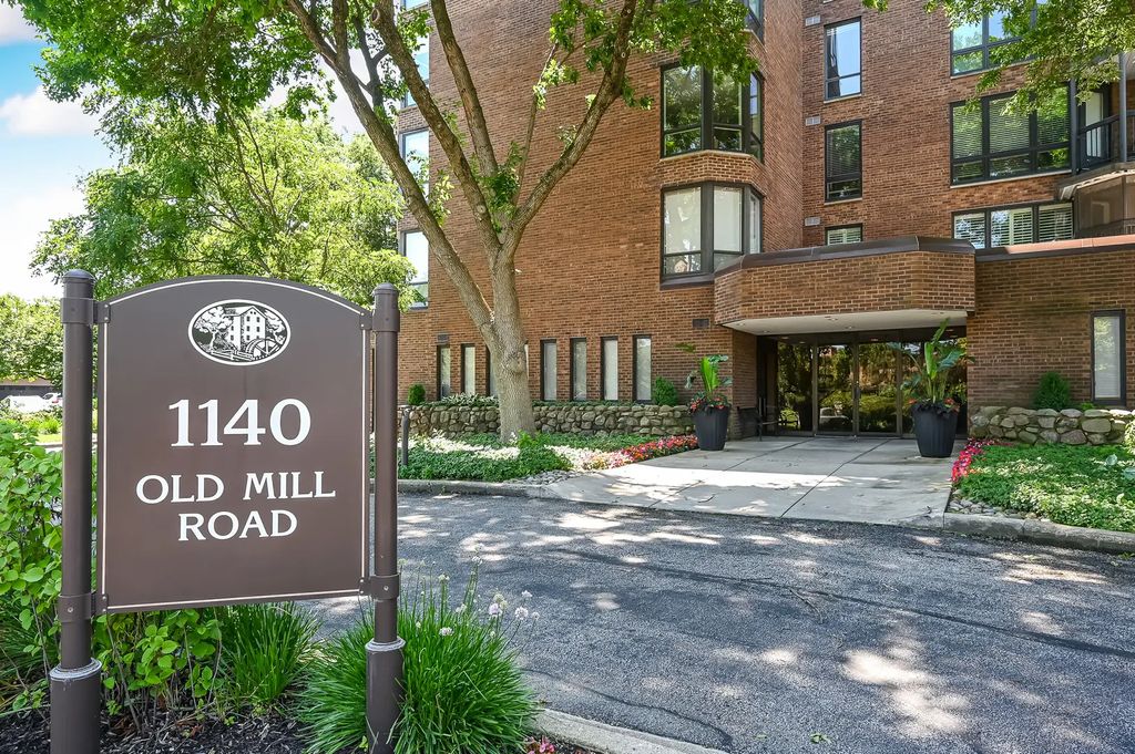 1140 Old Mill Road 405, Hinsdale