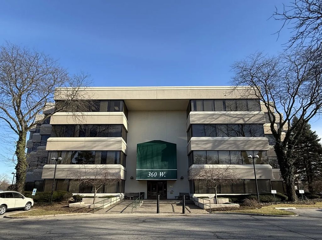 360 Butterfield Road 315, Elmhurst