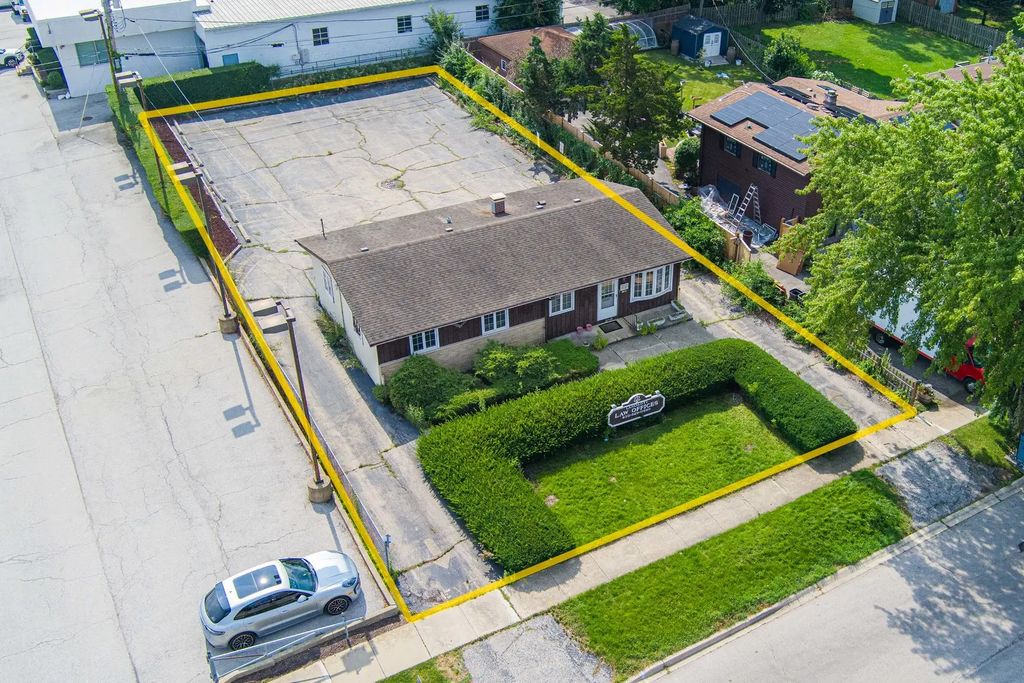 205 Pinecroft Drive, Roselle