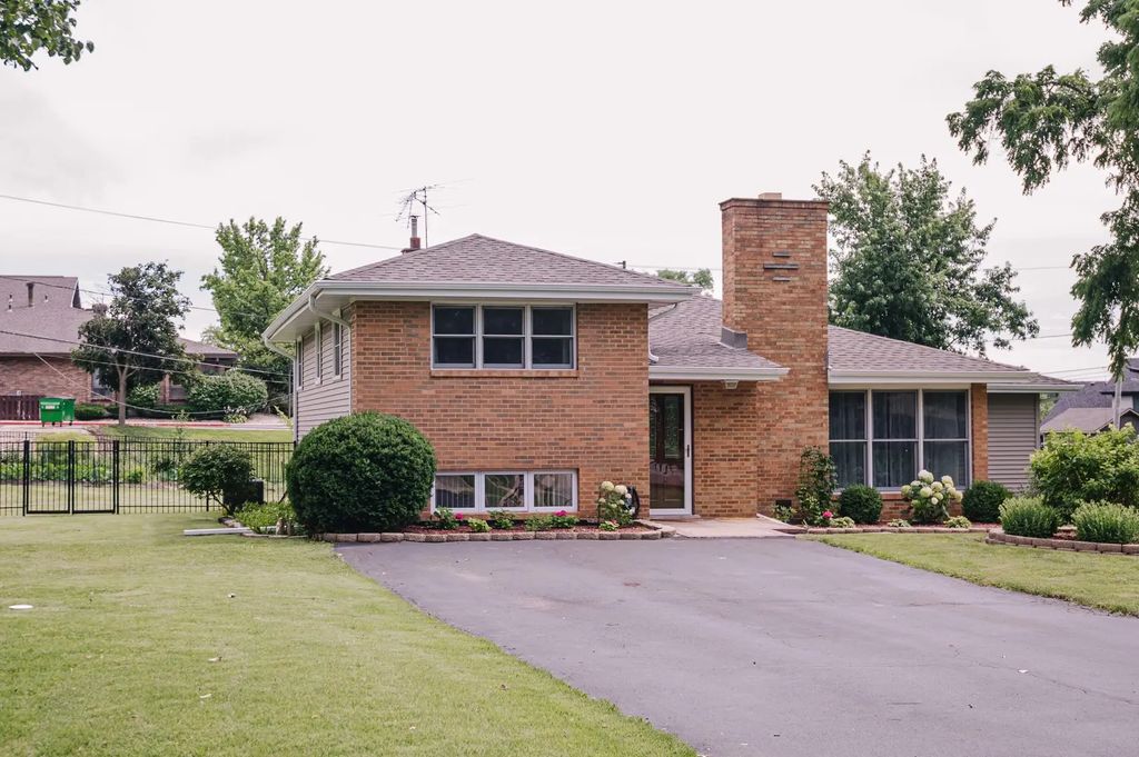 8827 W 131 Place, Orland Park