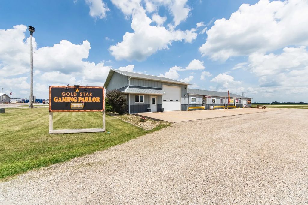 1421 Industrial Park Road, Minonk