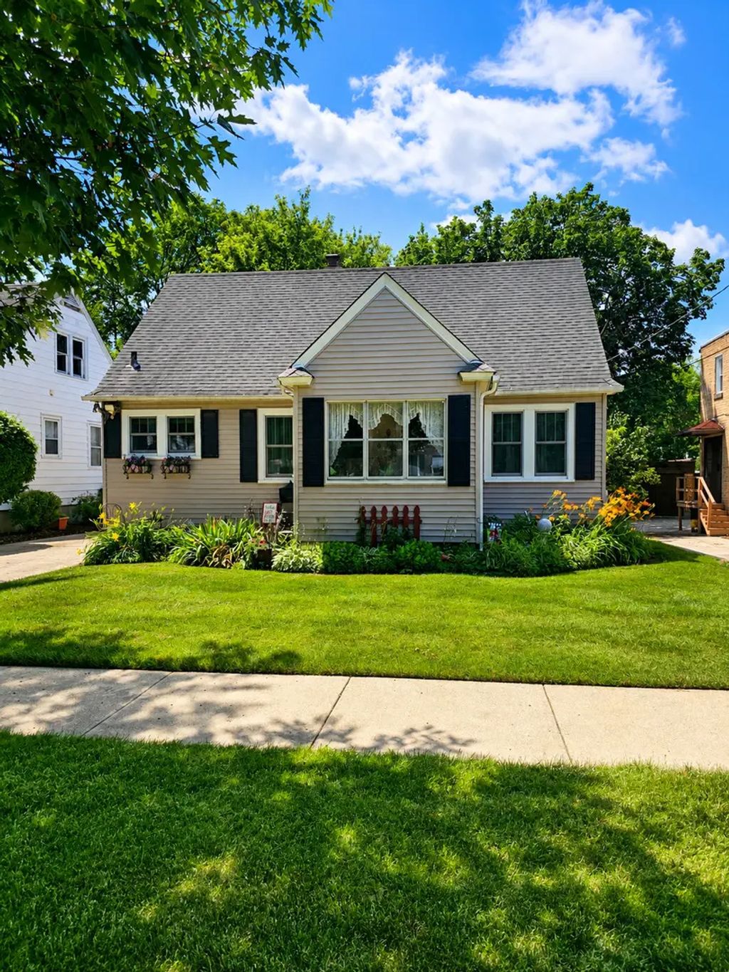 621 Lincoln Avenue, Elgin