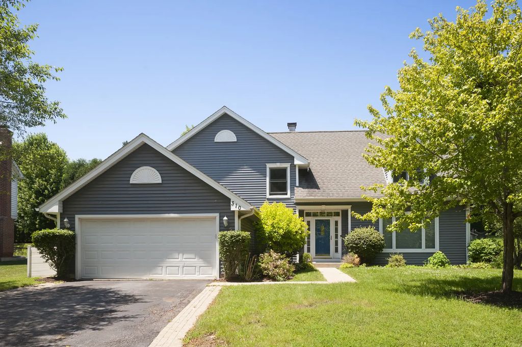 310 Chesterfield Lane, Vernon Hills