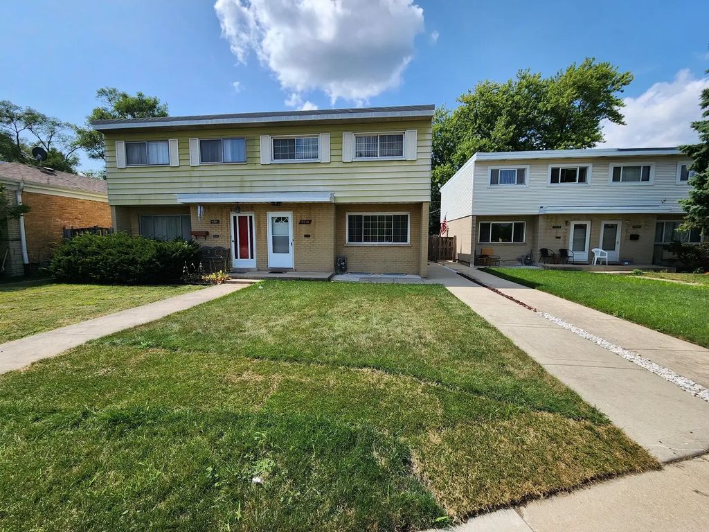 8916 Gross Point Road, Skokie, 60077