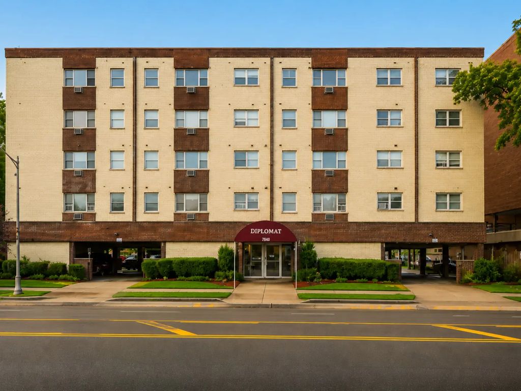 7840 W North Avenue 3a, Elmwood Park
