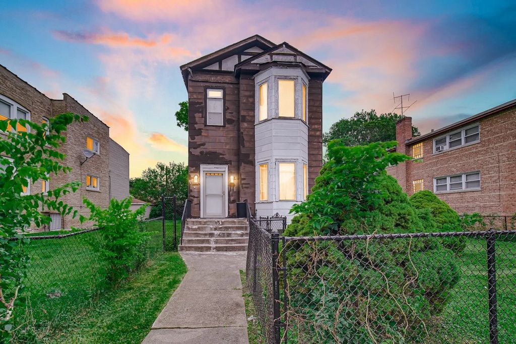 8917 S Hermitage Avenue, Chicago