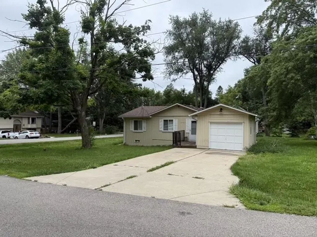 4705 W Shore Drive, Wonder Lake