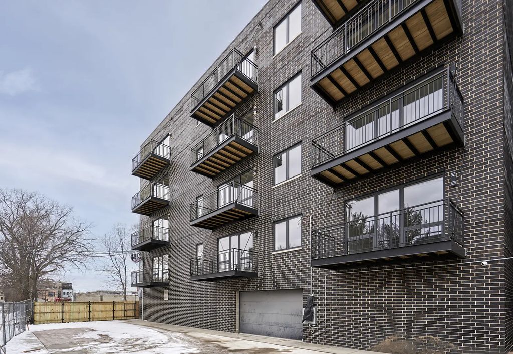 451 E Pershing Avenue 307, Chicago, 60653