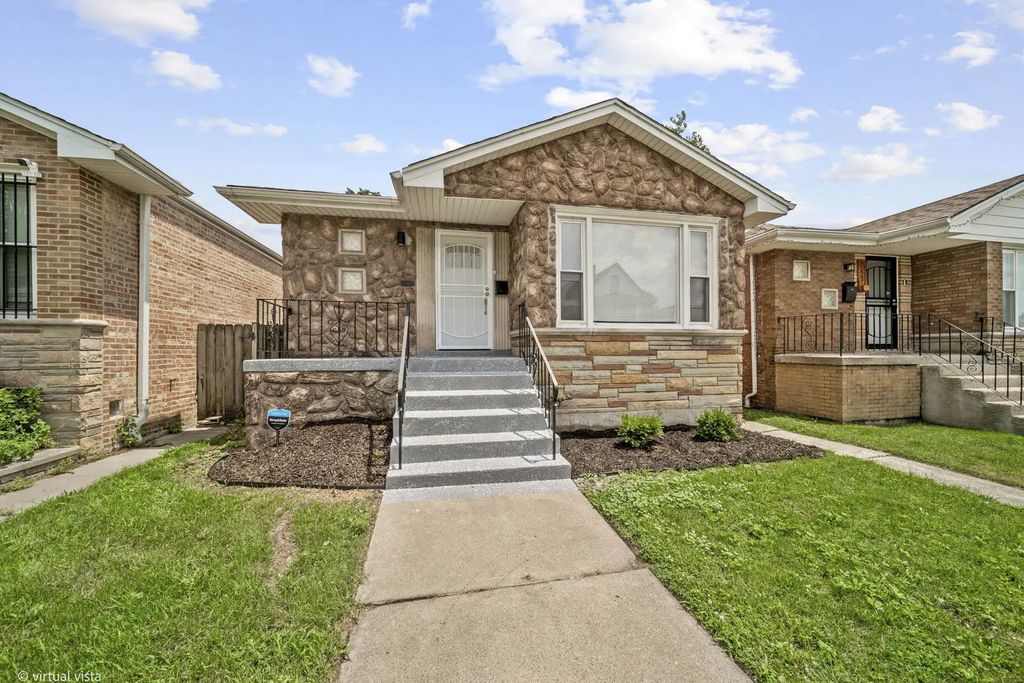 8219 S Muskegon Avenue, Chicago, 60617