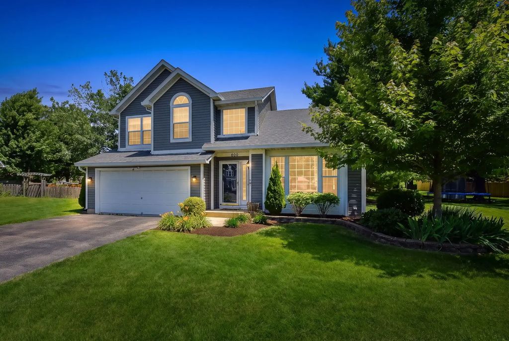 606 Berkshire Court, Oswego