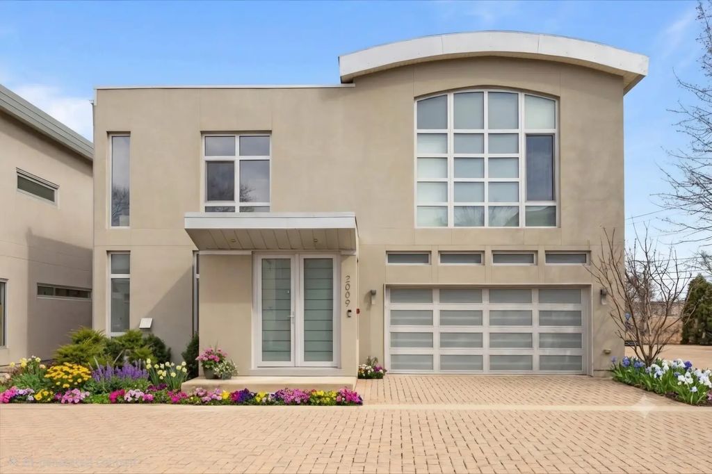 2009 Skyelar Court, Highland Park
