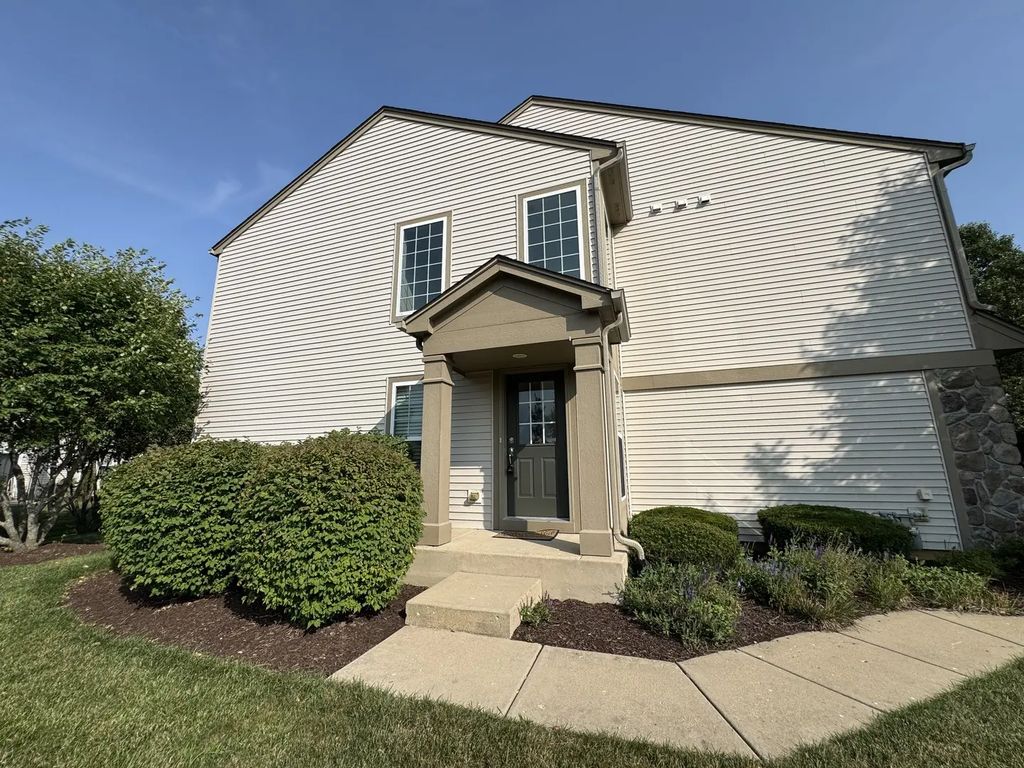 1399 Crimson Lane A, Yorkville