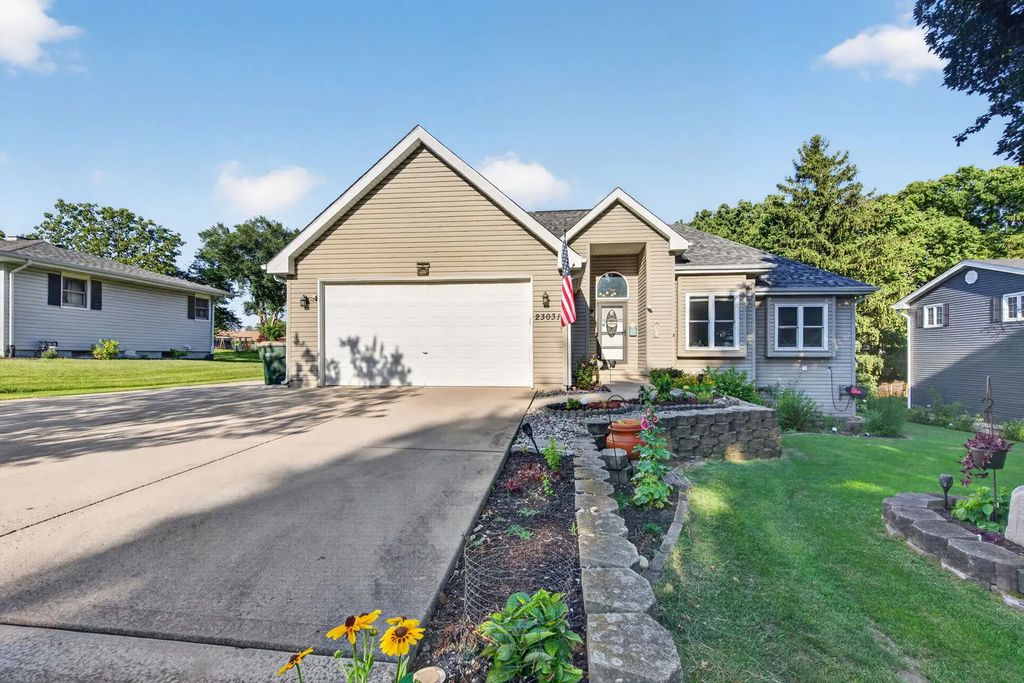 23031 S Belle Lane, Channahon