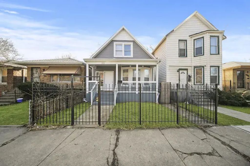 7931 S East End Avenue, Chicago, 60617