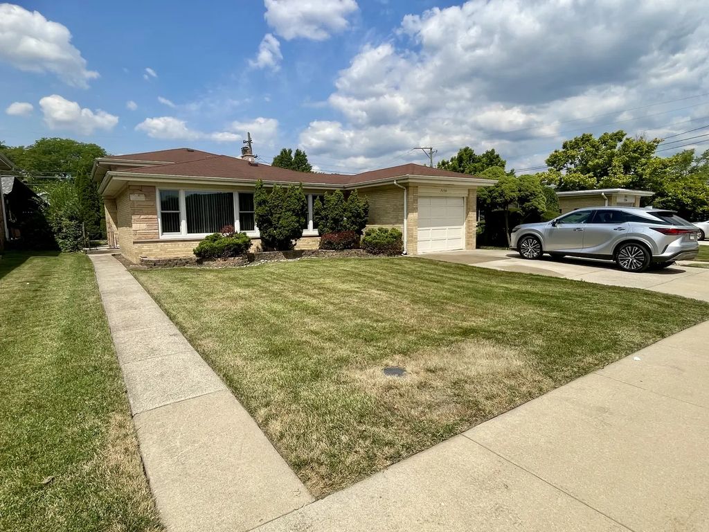 7150 N Crawford Avenue, Lincolnwood